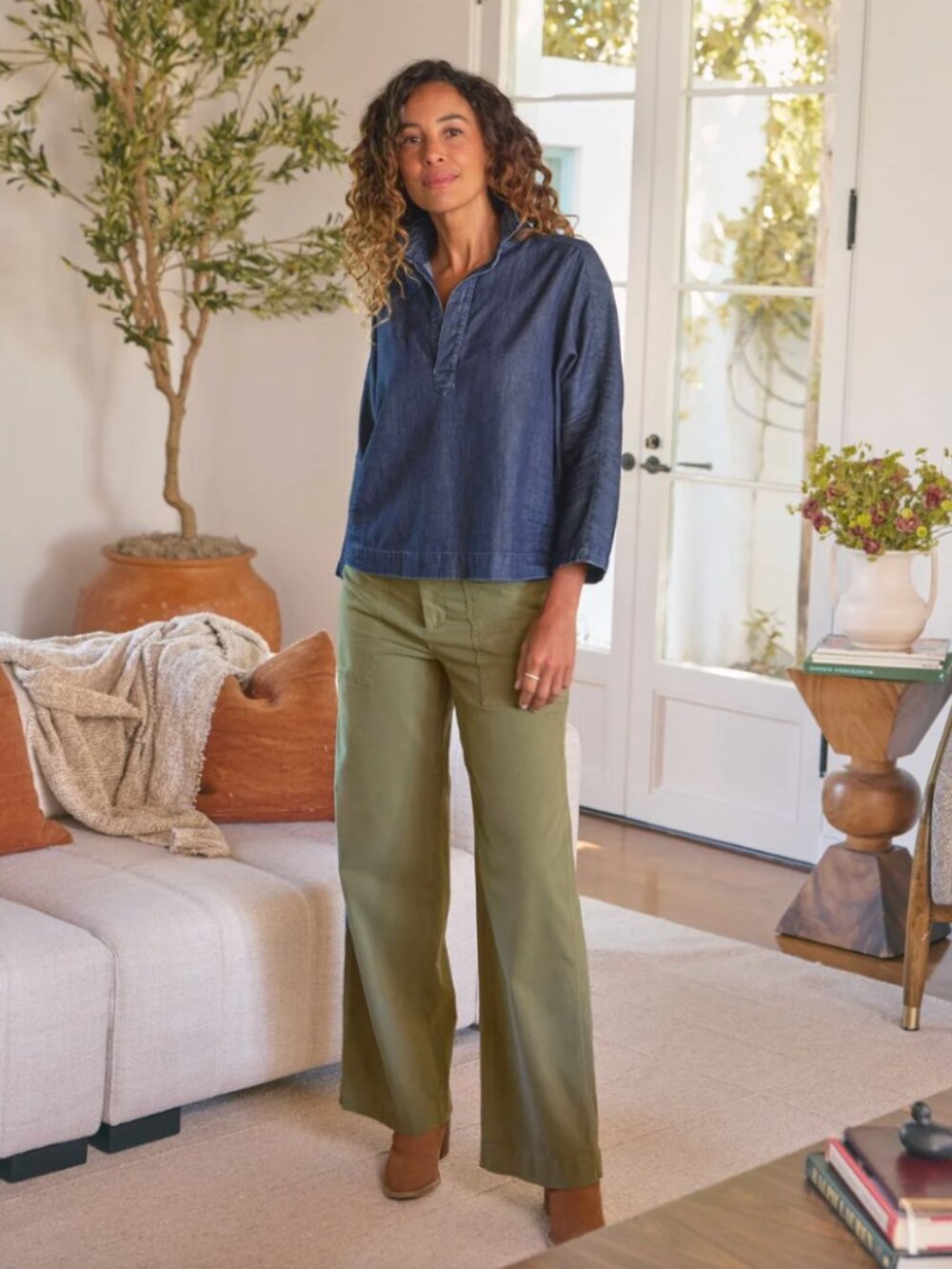 Frank & Eileen | Gabi Popover Top in Vintage Dark Indigo Wash | Size Medium - Picture 2 of 15